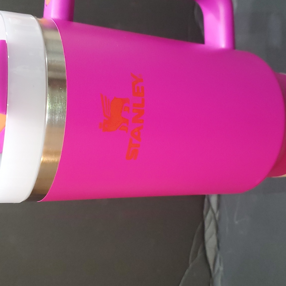 Stanley pink magenta 40oz quencher h20 tumbler with straw brand new - Picture 3 of 9